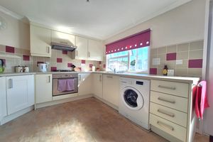 Kitchen - click for photo gallery